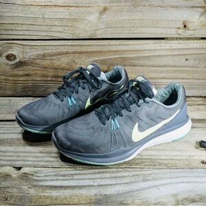 Nike training 7 women's size 5.5 gray